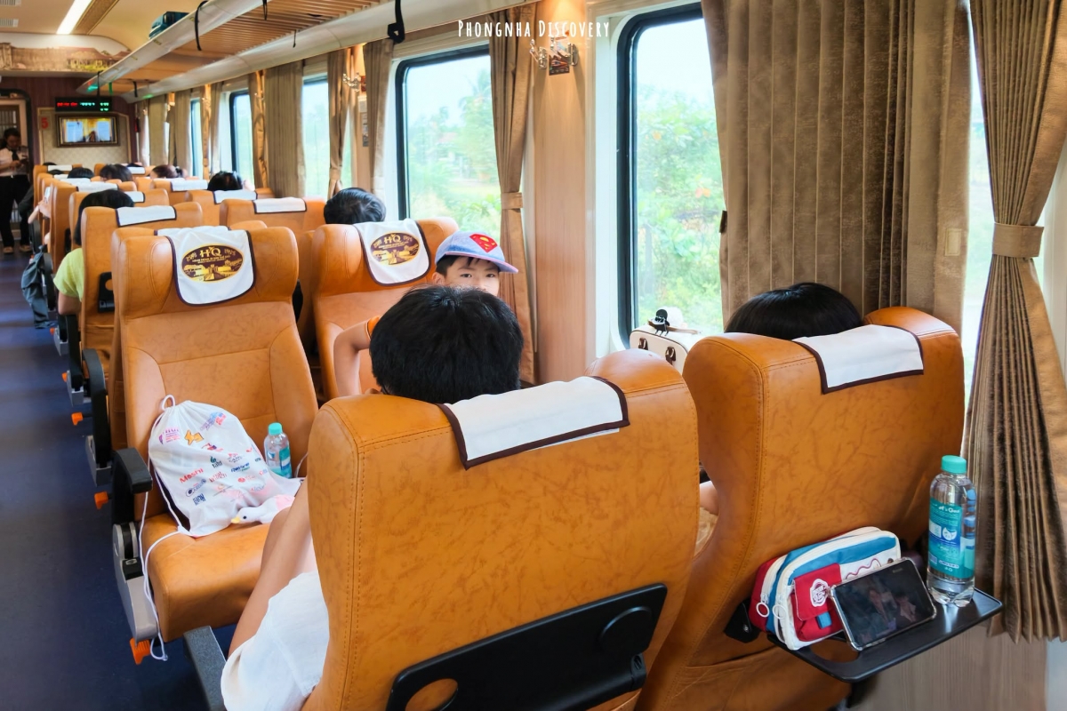 railway-seat railway seat