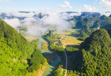 Phongnha Discovery Tours Tan Hoa Village: A Valley of Limestone Mountains and Resilience